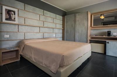 Single Room with Garden View 15