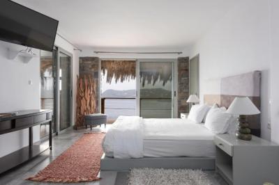 Deluxe Suite Sea View 3