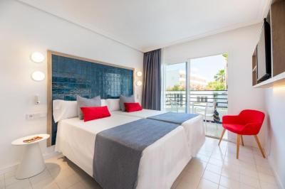 Twin Room 3
