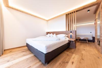 Junior Suite with Balcony 7
