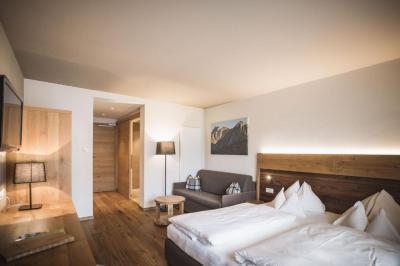 Large Double Room 5