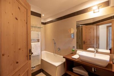 Suite 2