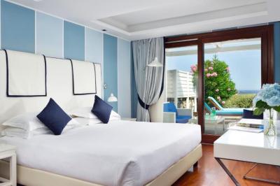 Deluxe Double Room with Sea View 5