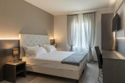 Superior Double or Twin Room with Garden View 2