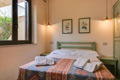 Double or Twin Room with Garden View 7