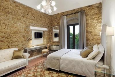 Superior Double Room with Extra Bed 2
