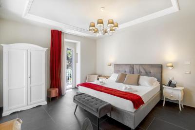 Junior Suite with Balcony 9