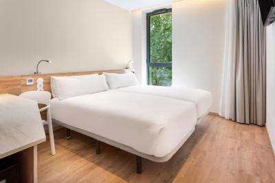 Twin Room 2