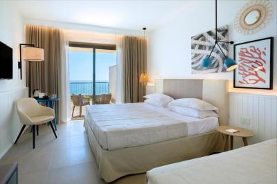Superior Triple Room with Sea View 6