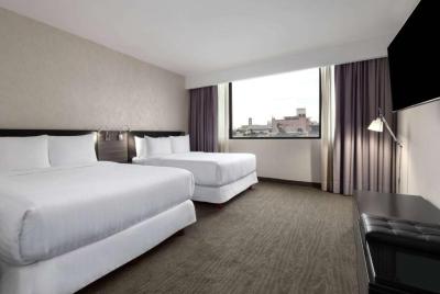 Family Suite with Two Queen Beds, Non-Smoking 3
