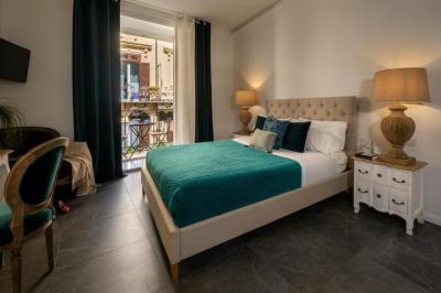Superior Double Room with City View 2