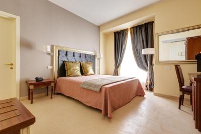 Large Double Room 3