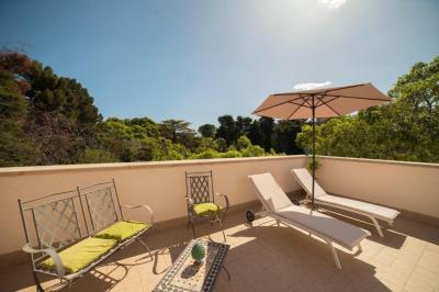 Double Room with Terrace 4