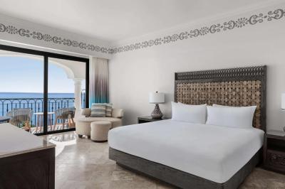 Premier King Suite with Ocean View 4