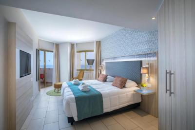 Executive Suite with Sea View 3