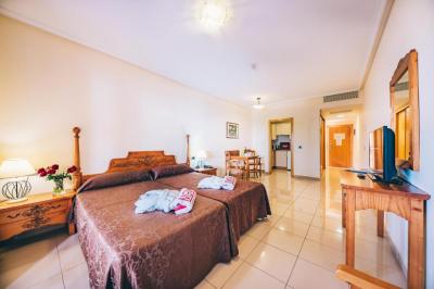 Double Room with Terrace 3
