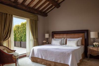 Premium Terrace with Jacuzzi 20