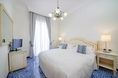 Junior Suite with Balcony 7