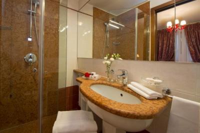 Standard Double Room 4