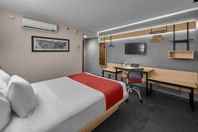 Queen Room 1