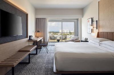 Bay View Room, 1 King, Balcony 3