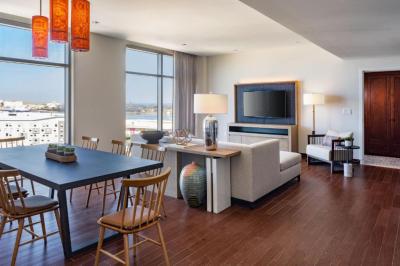 San Juan Suite, Bay View, 1 king, Sofa bed 7