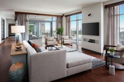 Presidential Suite, 1 King, Sofa bed, Bay View, Whirlpool 8