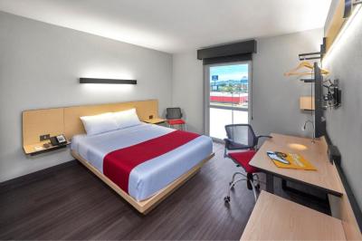 Queen Room 2