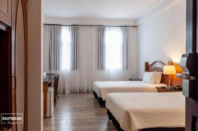 Deluxe Suite 5