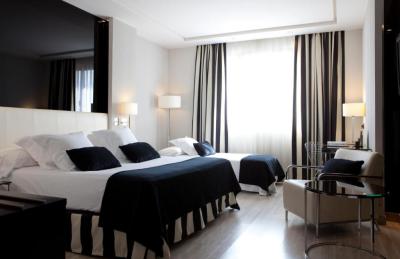 Double Room with Extra Bed 2