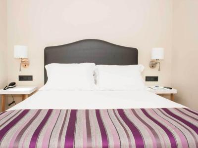 Double or Twin Room with Parking 5