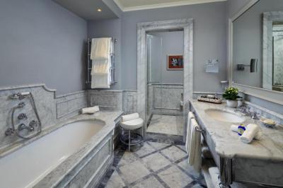 Double Room 8