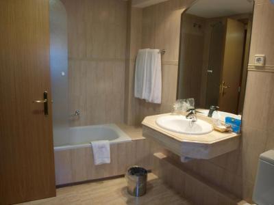 Twin Room 2