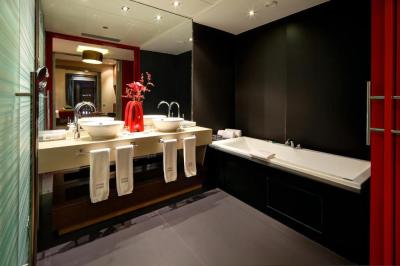 Suite 1