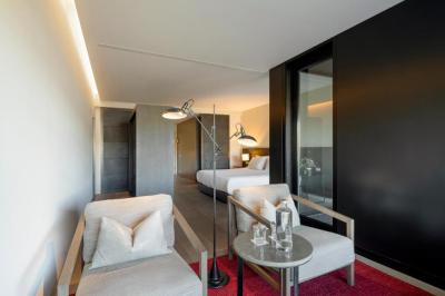Deluxe Double Room 8