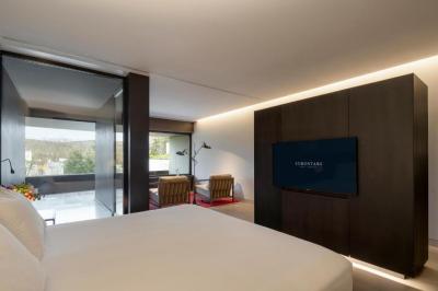Deluxe Double or Twin Room 10
