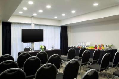 Hotel NH Buenos Aires Latino 4 Hotel NH Buenos Aires Latino 4