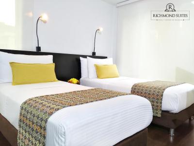 Richmond Suites Hotel 4 Richmond Suites Hotel 4