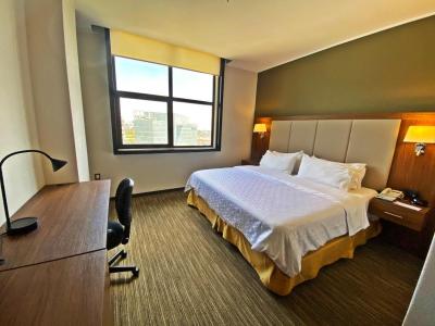 Holiday Inn Express Mexico Santa Fe by IHG 2 Holiday Inn Express Mexico Santa Fe by IHG 2
