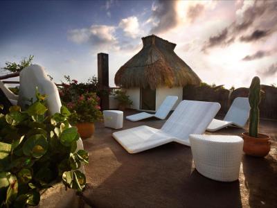 Hotel Kinbe - few steps from 5th Avenue and the beach 6 Hotel Kinbe - few steps from 5th Avenue and the beach 6