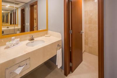 Wyndham Garden Playa del Carmen Hotel 6 Wyndham Garden Playa del Carmen Hotel 6