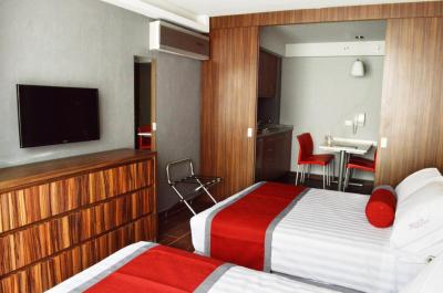 Hotel Block Suites 3 Hotel Block Suites 3