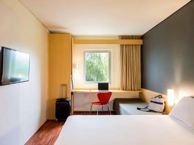 Hotel Ibis Monterrey Valle 4 Hotel Ibis Monterrey Valle 4