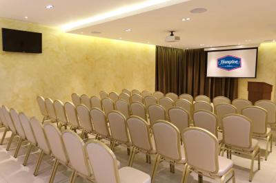 Hampton by Hilton Panama 10 Hampton by Hilton Panama 10