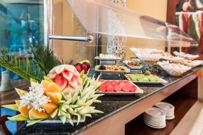 Holiday Inn Convention Center by IHG 6 Holiday Inn Convention Center by IHG 6