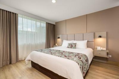 Novelty Suites Hotel 9 Novelty Suites Hotel 9