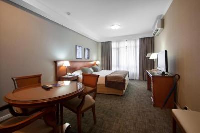Hotel Tucuman Center SuitesBusiness 8 Hotel Tucuman Center SuitesBusiness 8