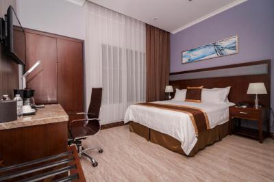 Hotel City Plaza & Suites 8 Hotel City Plaza & Suites 8