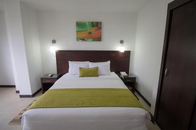 Hotel Pinares Plaza 7 Hotel Pinares Plaza 7
