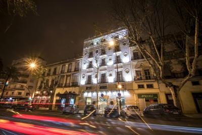capitalismo bruscamente El cuarto Petit Palace Puerta de Triana - Sevilla - Hotel WebSite